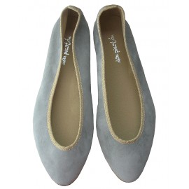 Bailarina gris-oro